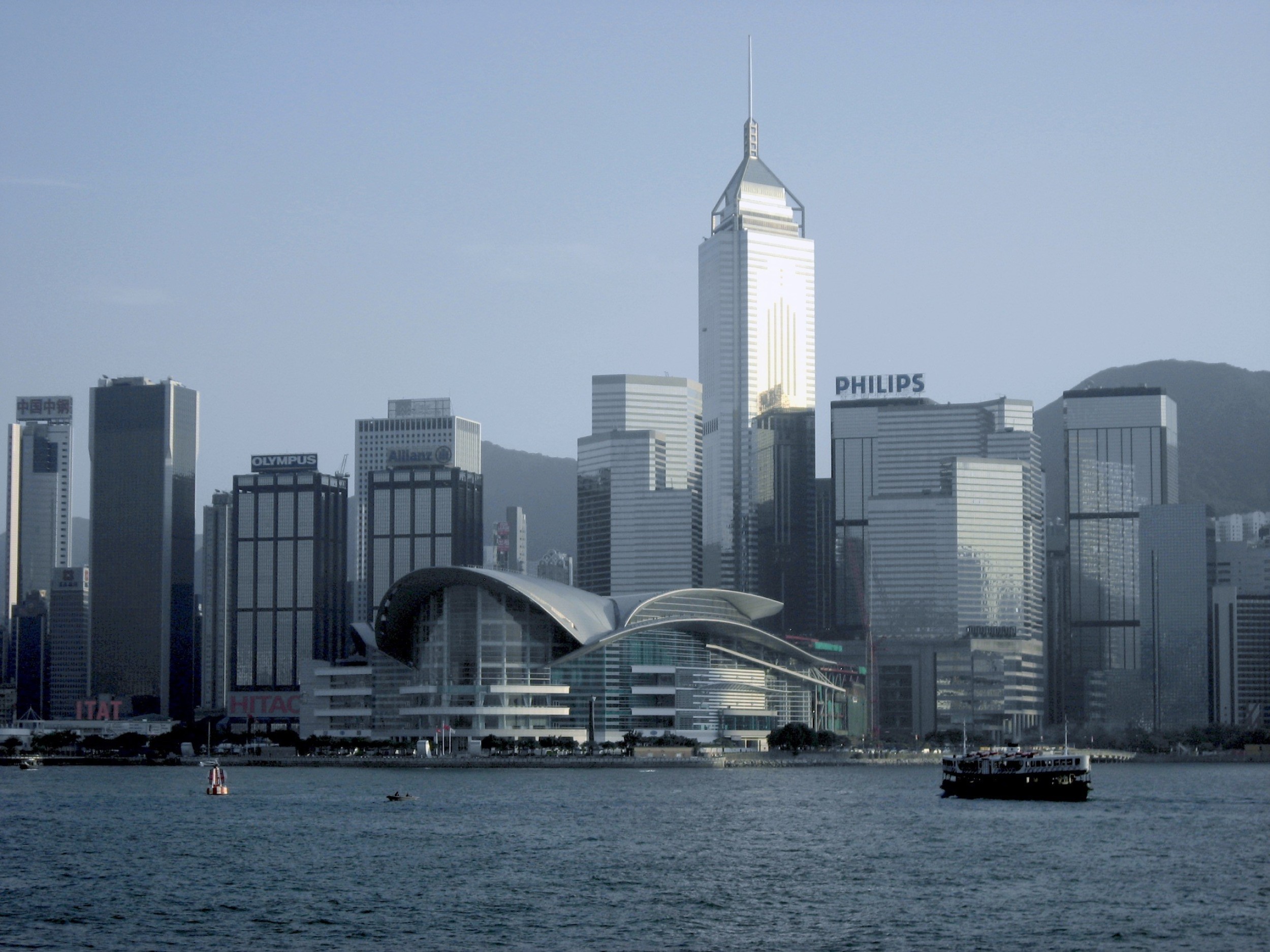 2GC case study implementing strategy in financial services company image
